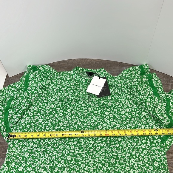NWT Who What Wear High Keyhole Neck Floral Blouse Size Large - Picture 9 of 11